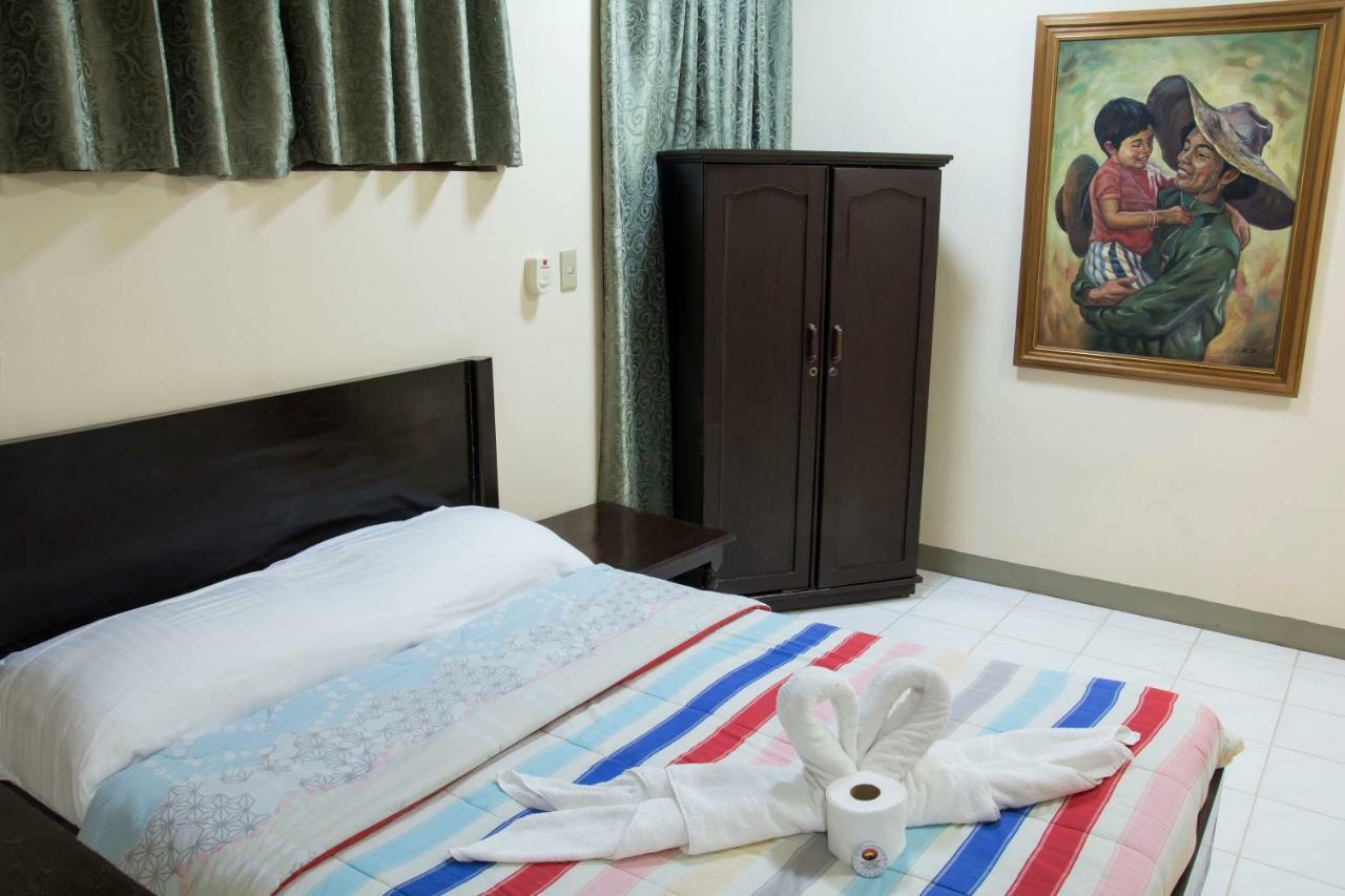 Deparis Beach Resort Balabag  Экстерьер фото