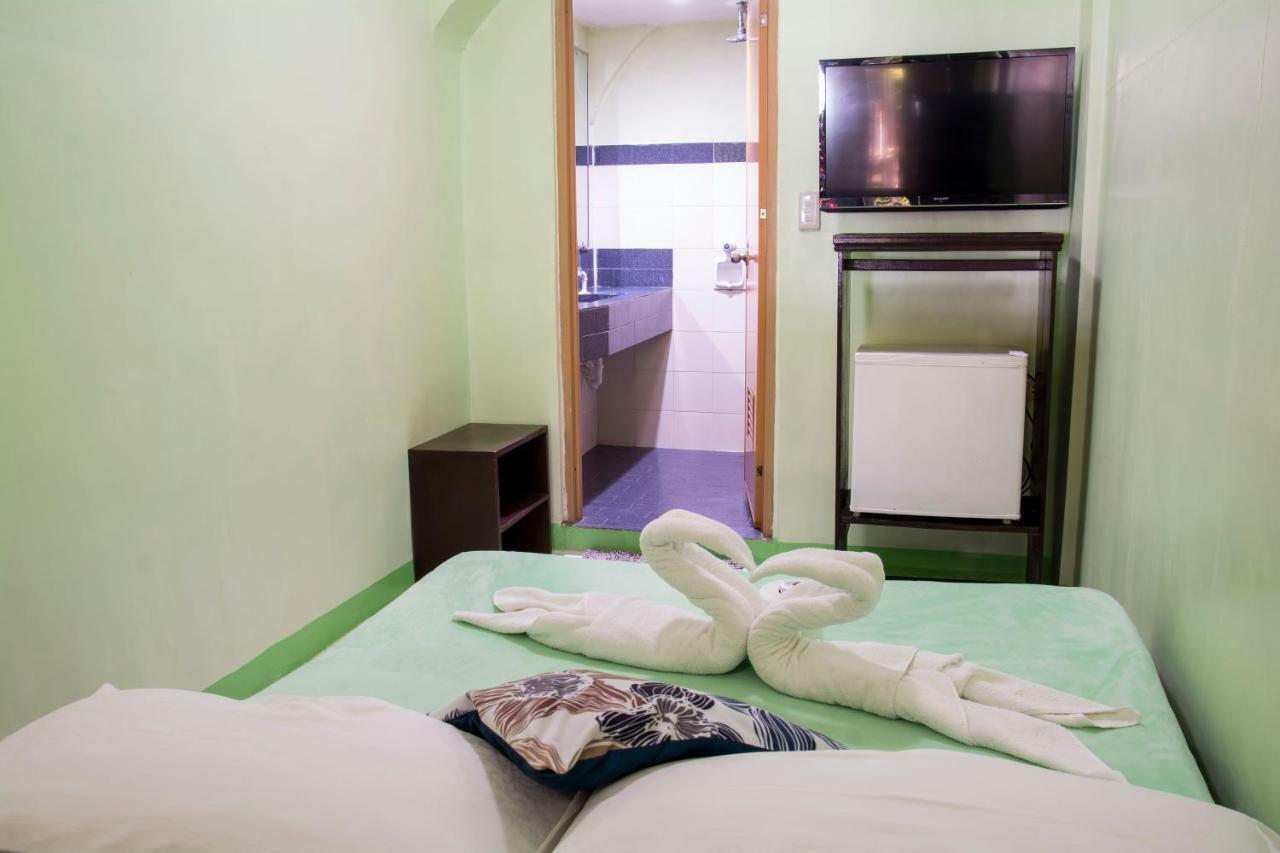 Deparis Beach Resort Balabag  Экстерьер фото
