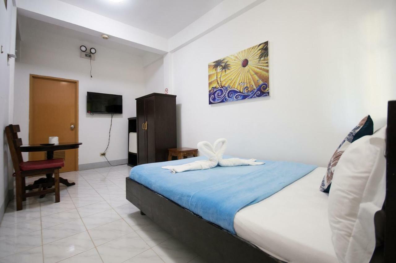 Deparis Beach Resort Balabag  Экстерьер фото