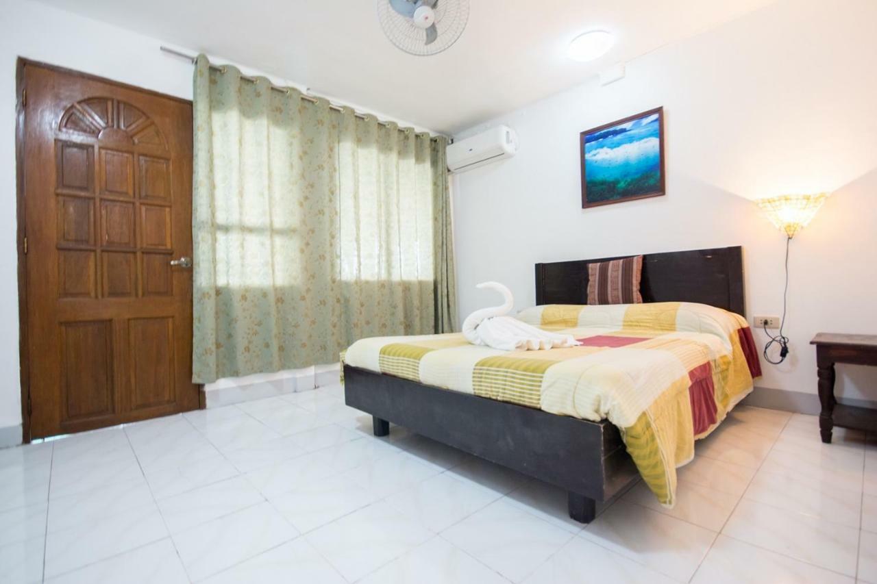 Deparis Beach Resort Balabag  Экстерьер фото