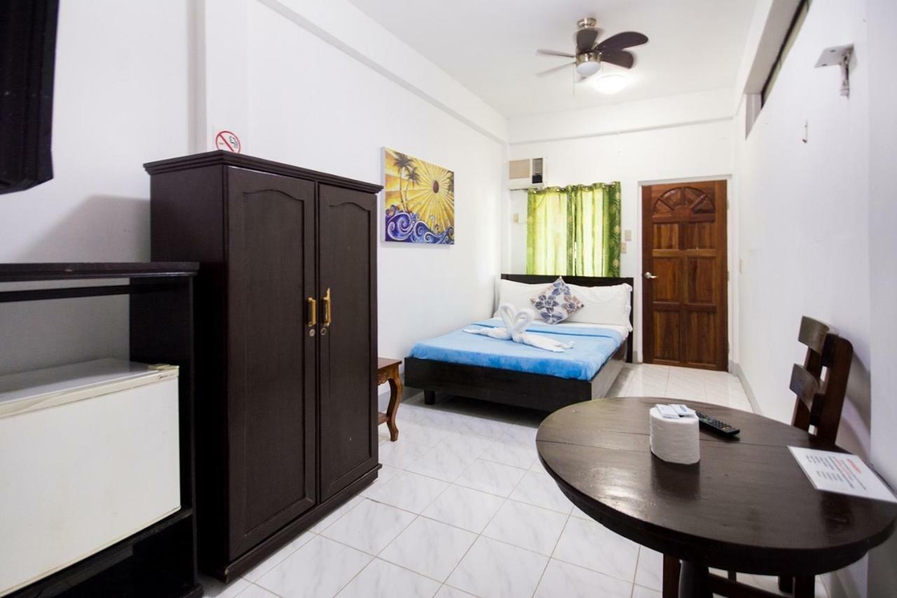 Deparis Beach Resort Balabag  Экстерьер фото